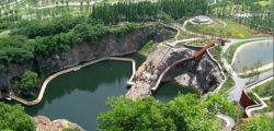 辰山礦坑花園景觀浮橋