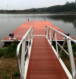 東莞松山湖萬科輕型賽艇浮碼頭